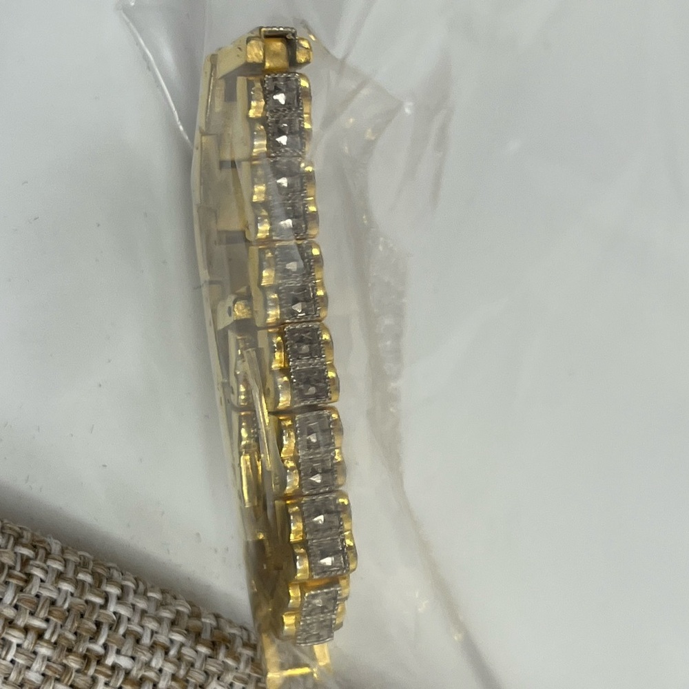 Vintage Gold Tone Bracelet with Intricate Detailing - Picture 7 of 16